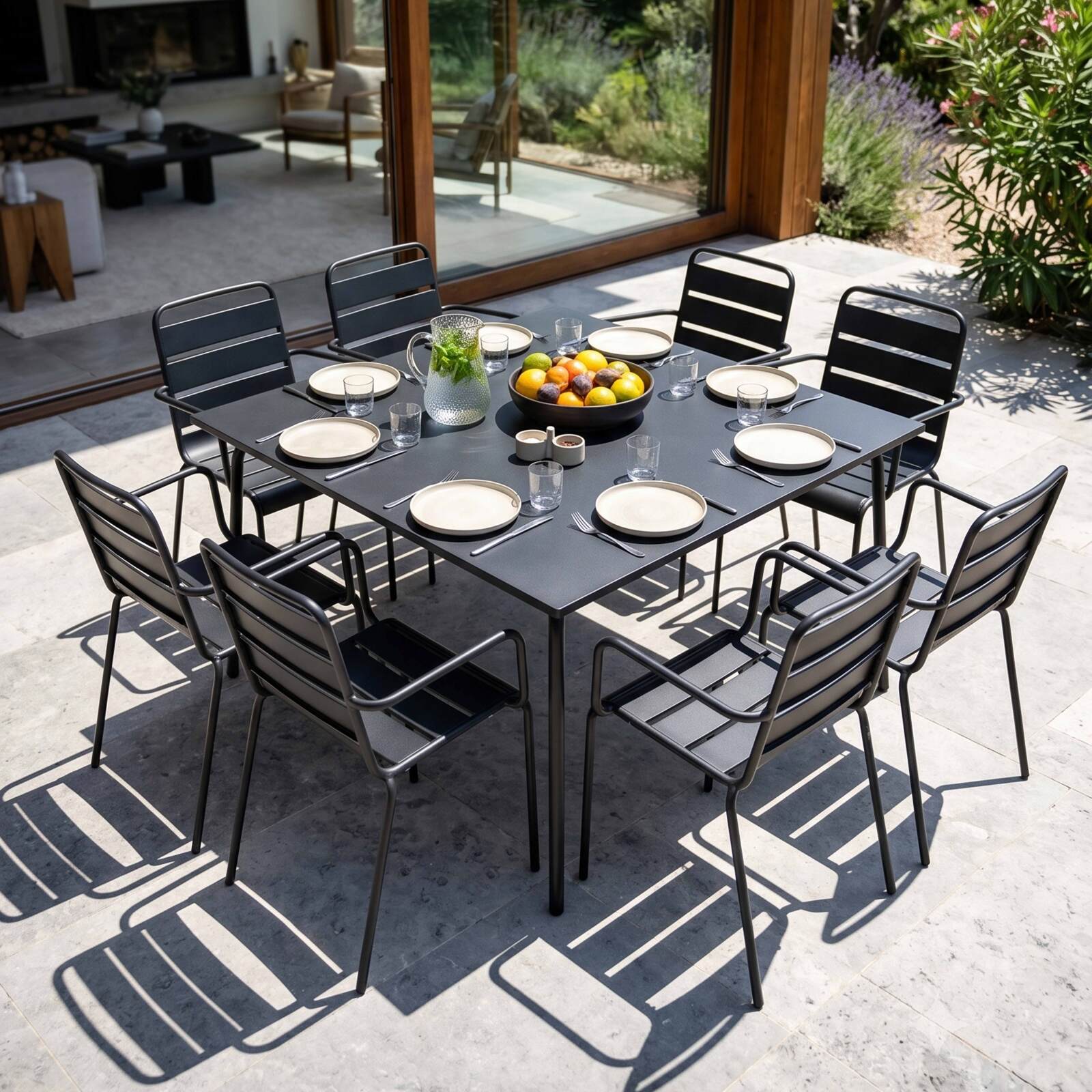 Mesa de jardín cuadrada de metal 120x120 cm y 8 sillas con reposabrazos