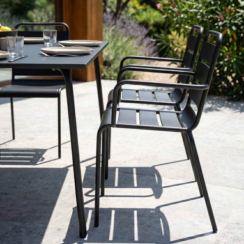 Mesa de jardín cuadrada de metal 120x120 cm y 8 sillas con reposabrazos (3/7)