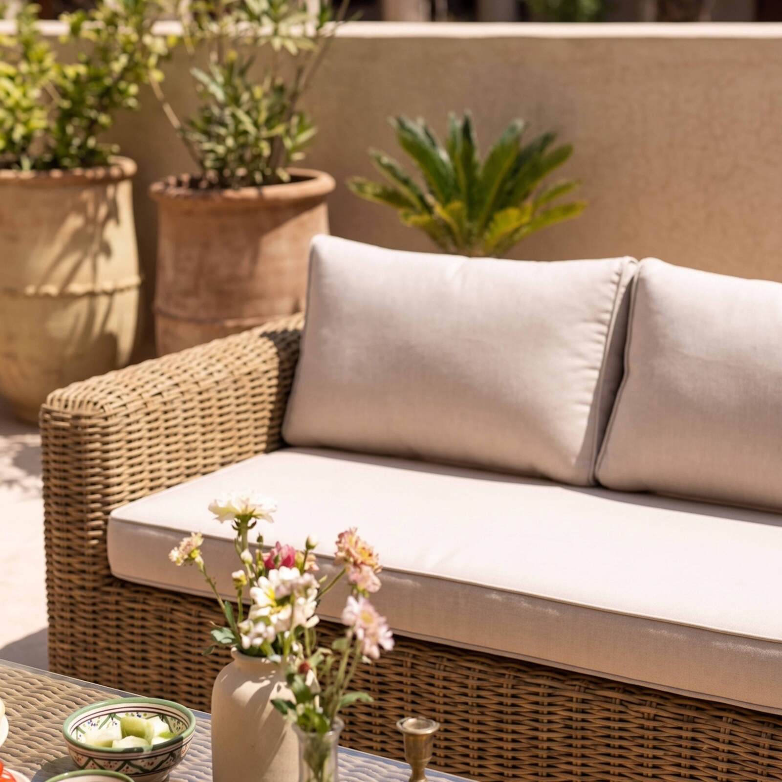 Conjunto de jardín de resina trenzada para 6 plazas con 2 sofás, 2 sillones y 1 mesa de centro
