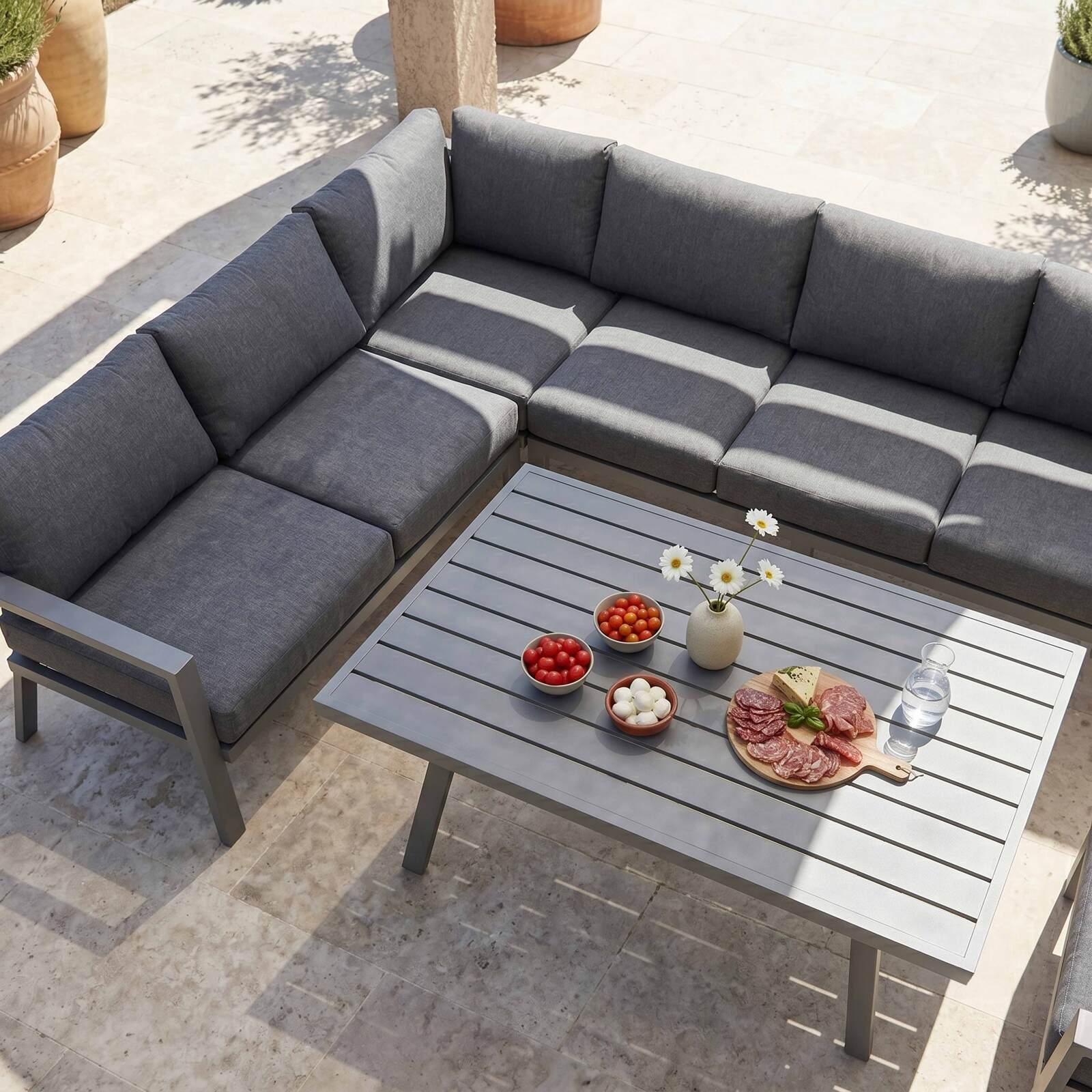 Conjunto de jardín esquinero de aluminio para 7 plazas con 1 mesa de centro