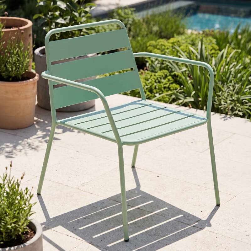 Sillón de jardín bajo de metal (60/73)