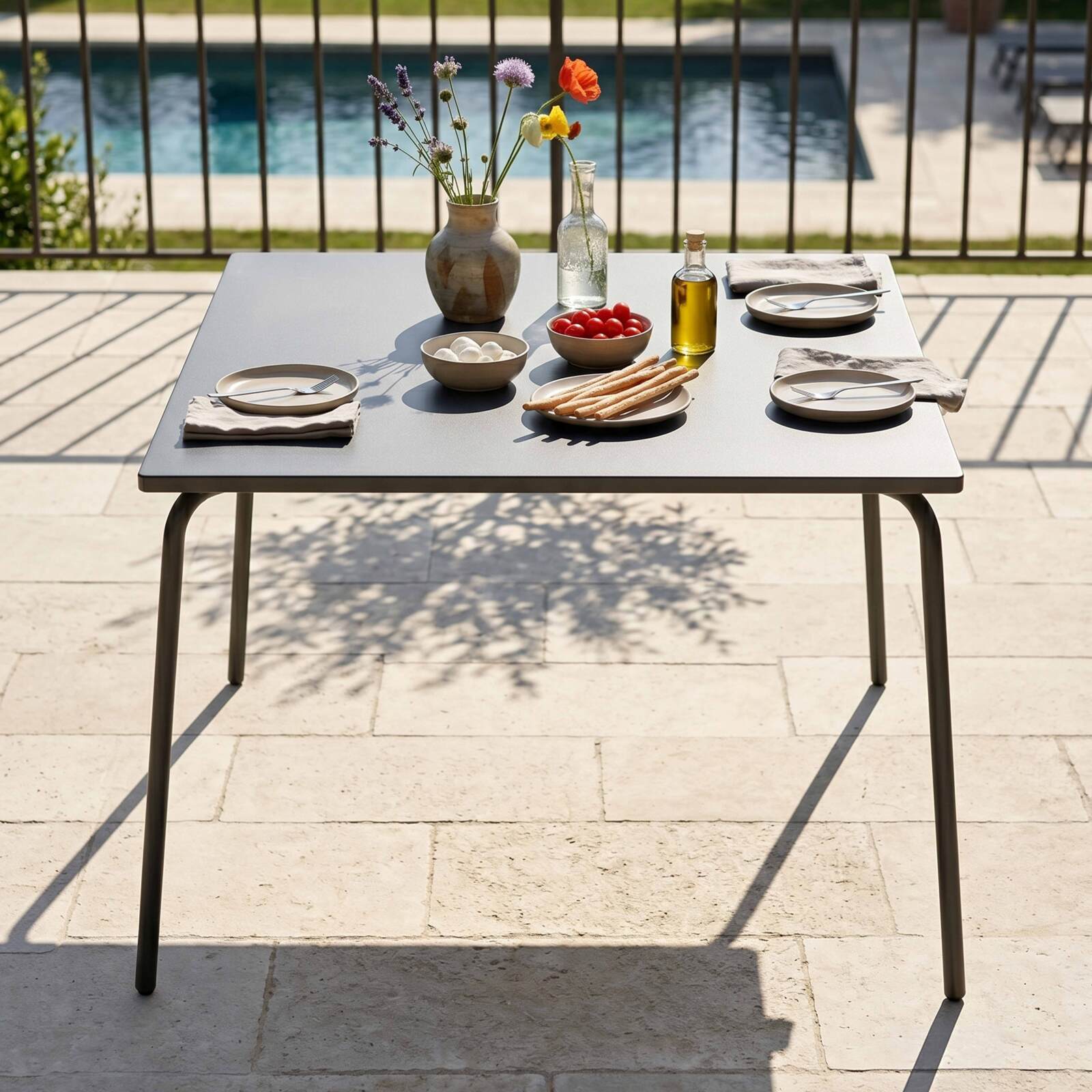 Mesa de jardín cuadrada de metal 8 personas 120x120 cm