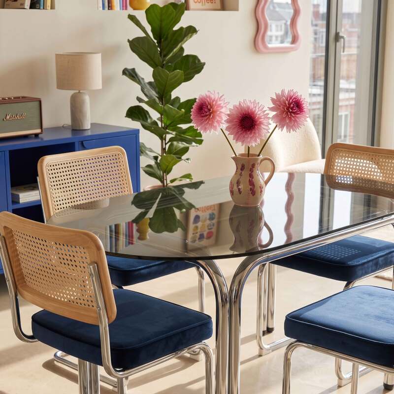 Mesa de comedor ovalada de metal y cristal templado para 6 personas (3/8)