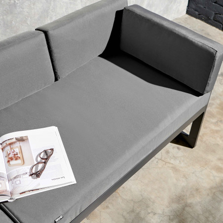 Conjunto de jardín bajo rinconero 5 plazas compuesto de un sofá con respaldo reclinable y de una mesa de centro