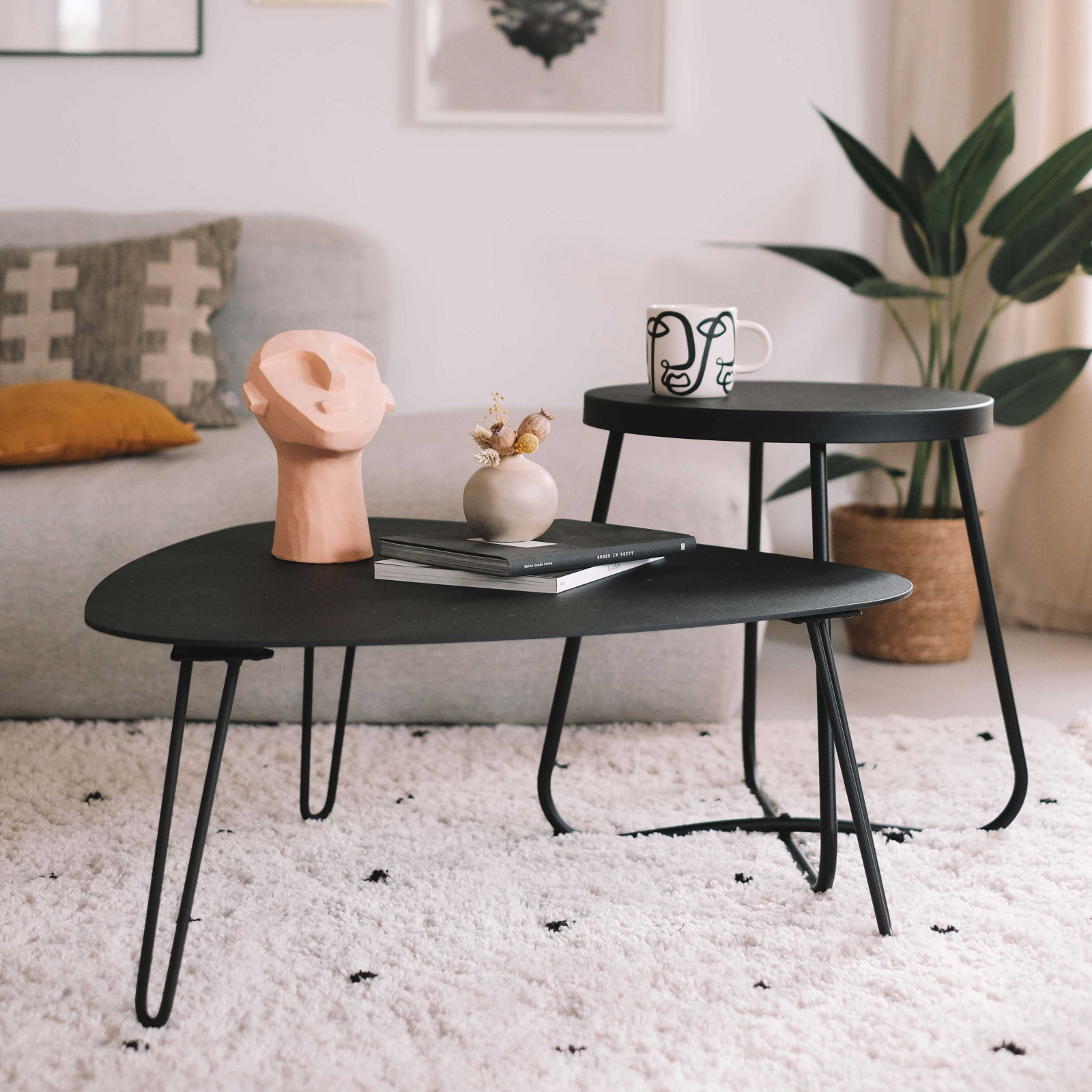 Mesa auxiliar redonda de metal