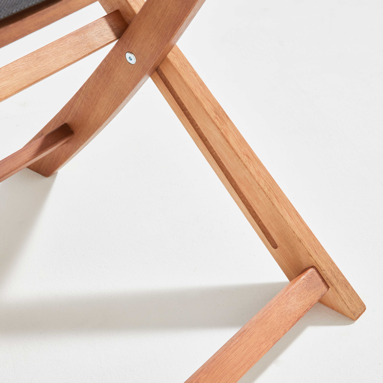 Lote de 2 sillas plegables de eucalipto y textileno