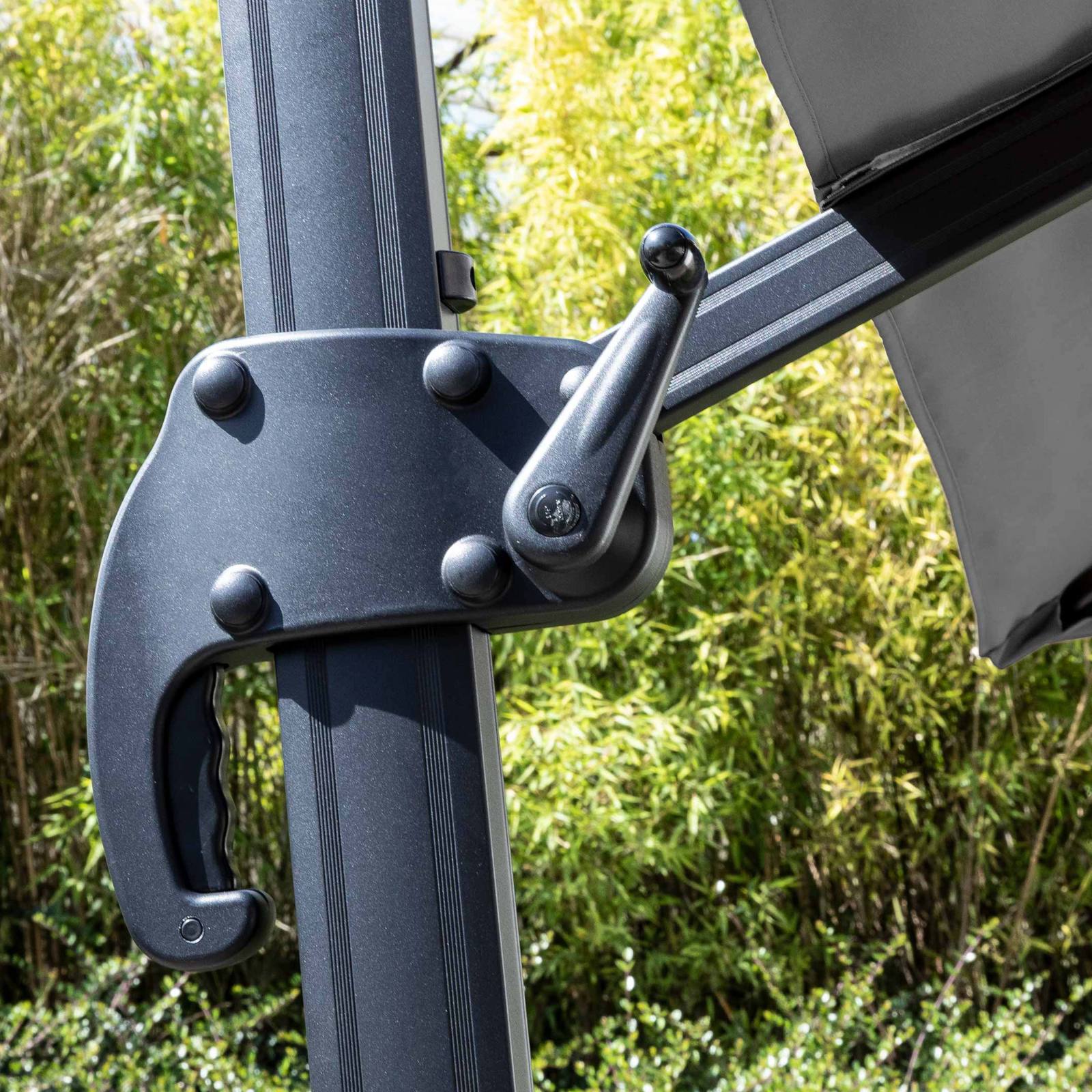 Sombrilla colgante cuadrada 3 x 3 m, mástil rotativo 360°