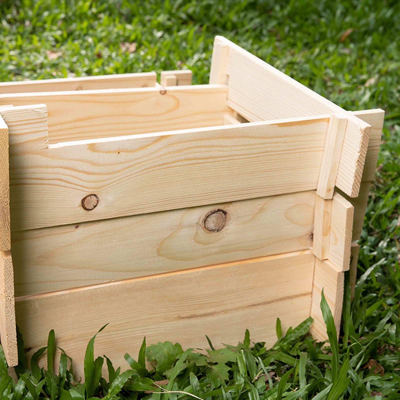 Huerto de suelo con niveles 5 compartimentos 93 x 93 x 36 cm