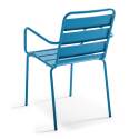 Silla  de metal con reposabrazos