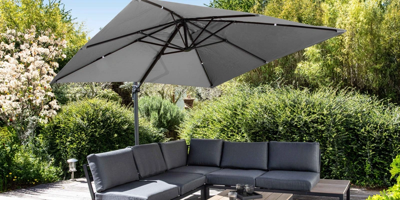 Parasol excéntrico cuadrado con estructura de aluminio y mástil giratorio